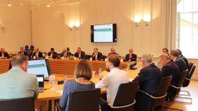 Die Sitzung im Großen Sitzungssaal des Bezirkstags von Oberfranken (Foto: Sabine Heid)