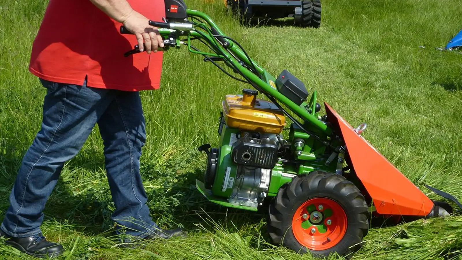 Veranstaltungen in Bayreuth: „Mähkonzepte im kommunalen Bereich“ (Foto: Bezirk Oberfranken)