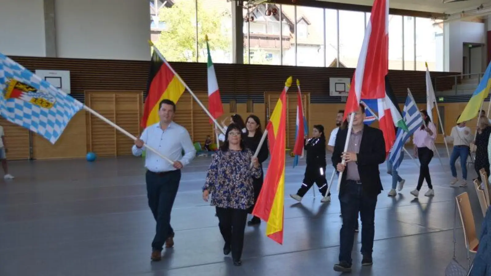 Beim Fest der Kulturen von Gemeinde und Caritas setzen alle Jahre Einheimische und ausländische Mitbürger ein eindrucksvolles Zeichen des Zusammenhalts.  (Foto: red)