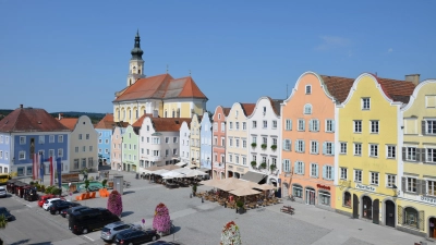 Auf dem Wochenmarkt in Schärding (Österreich) soll ein 66-Jähriger aus dem östlichen Oberfranken eine Frau mit Kopftuch beleidigt und geschlagen haben. Dafür wurde er jetzt in Österreich verurteilt. (Foto: red)