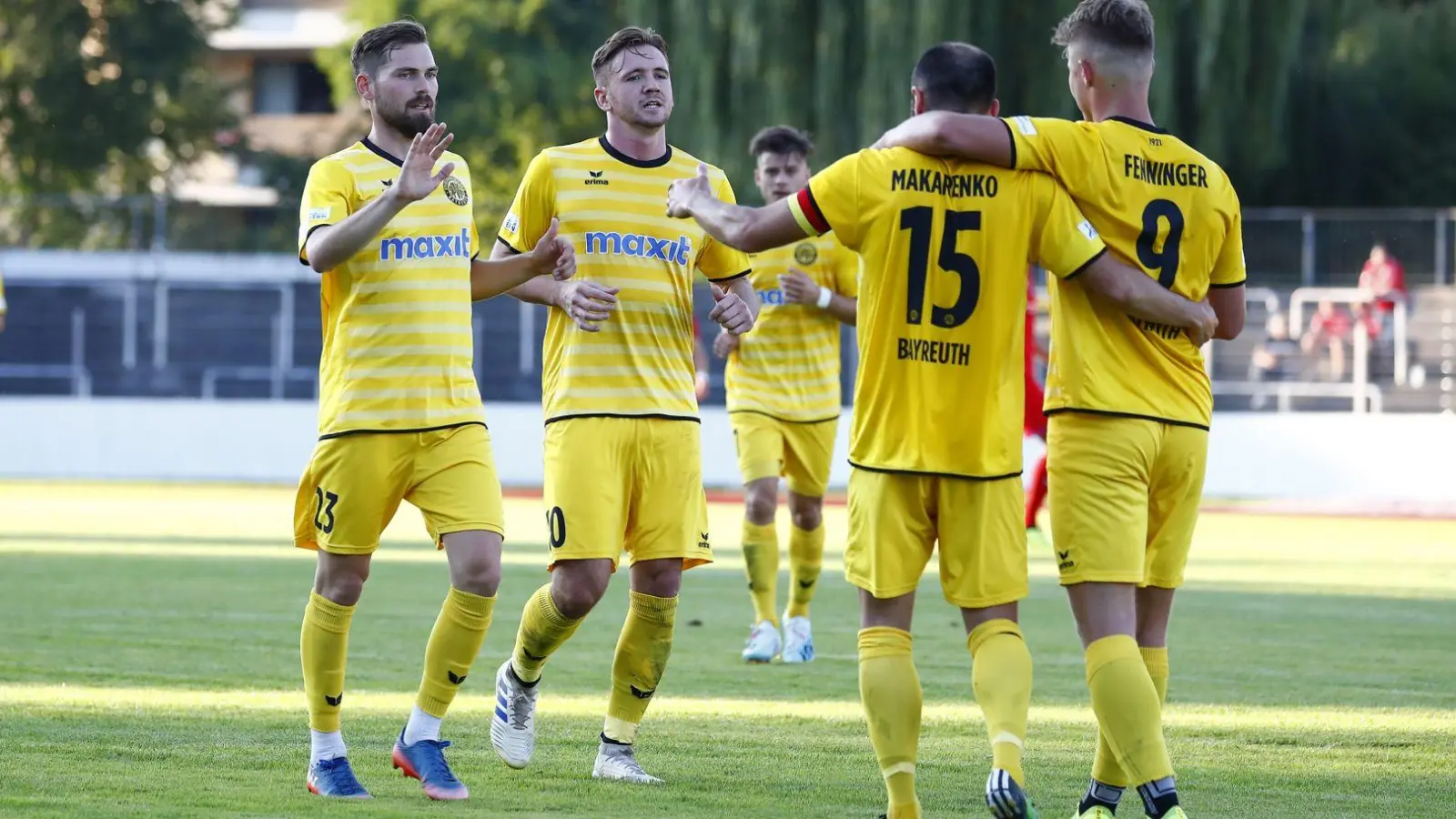 Gleich dreimal durften die Bayreuther jubeln.   SpVgg Bayreuth gegen TSV 1860 Rosenheim   SpVgg Bayreuth Spieler Jubel zum 2:0   Fotograf Peter Kolb (Foto: Foto: Peter Kolb)