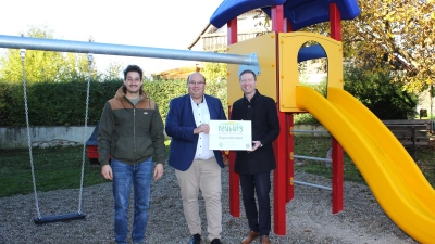 V.l.: Landrat Florian Wiedemann, Bürgermeister Alexander Schrüfer, ILE-Manager Philipp Herrmann. <br> (Foto: red )