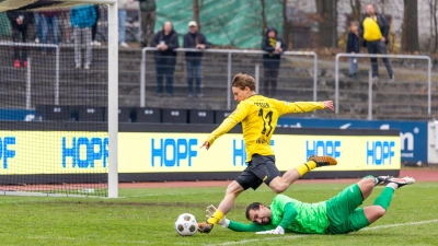 Maximilian Fesser (Bild) sicherte der Altstadt mit einem Doppelpack den 2:0-Erfolg gegen Schwaben Augsburg. (Foto: Dirk Ellmer)