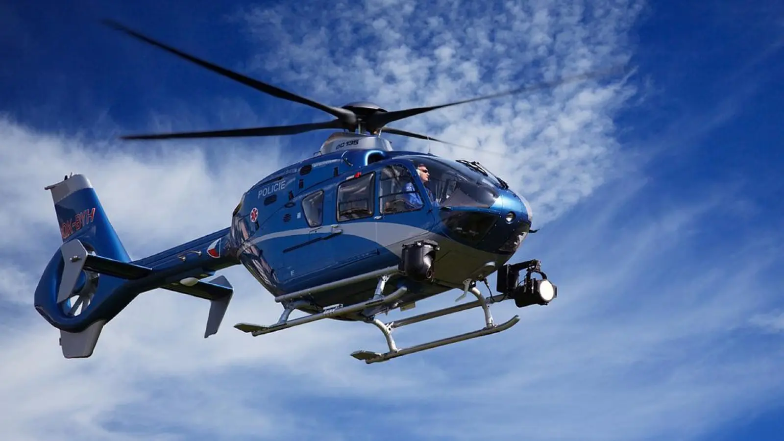 Hubschrauber am Himmel über Oberfranken am Wochenende: Appell an die Bevölkerung (Foto: Symbolbild: pixabay/Public Domain Publishers)