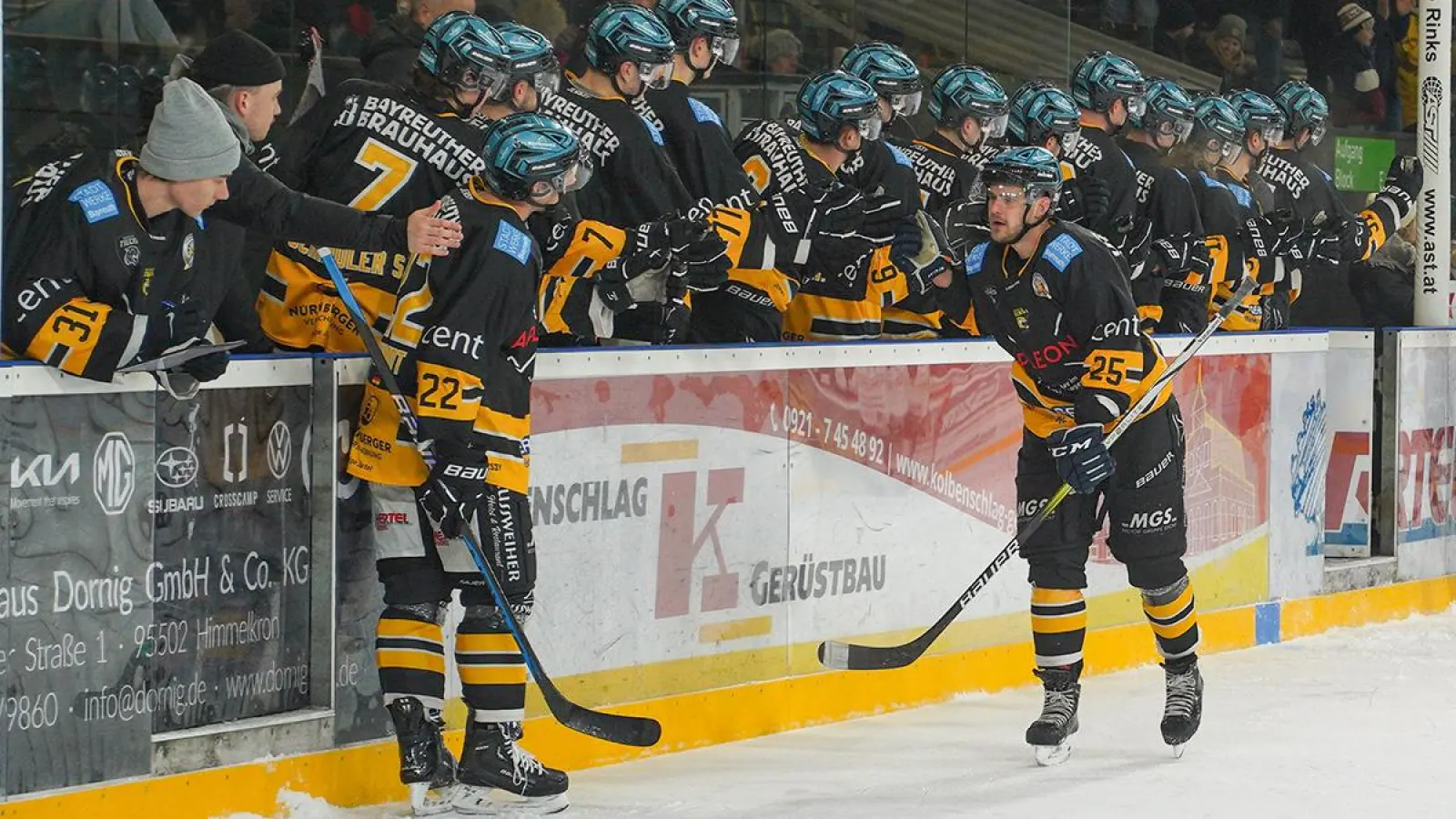 Die Bayreuth Tigers im Eisstadion: Das planmäßige Heimspiel am 4. Februar könnte stattfinden, teilt Insolvenzverwalter Peter Roeger mit. (Foto: Stefan Dörfler)