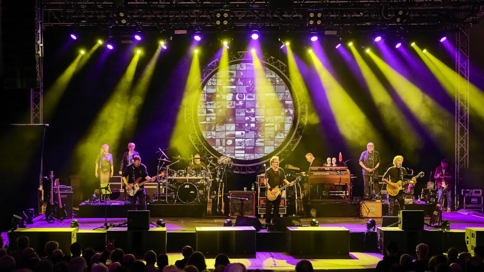 echoes, Pink Floyd Tribute live im Amphitheater Schloss Philippsruhe, Hanau am 13.09.2025 (Foto:  Klaus Manns, Klaus Manns Music Photography)