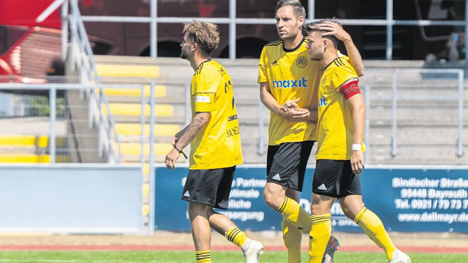 So wie beim Testspiel gegen den FC Augsburg hoffen die Altstädter auch gegen Eichstätt jubeln zu können. (Foto: Peter Glaser)