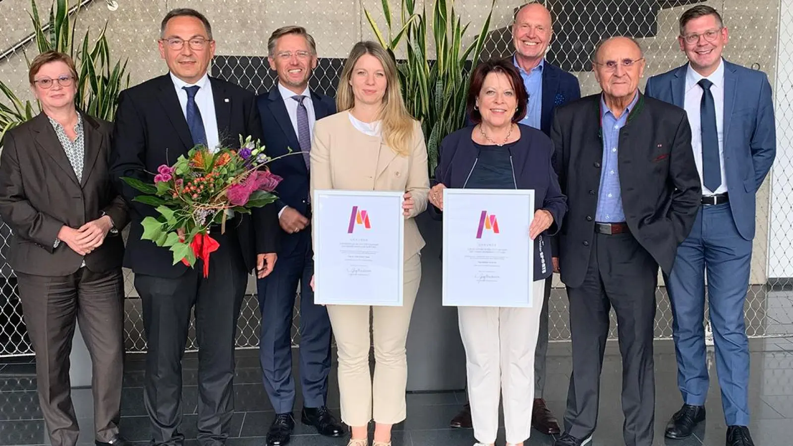 : Die Rainer Markgraf Stiftung begrüßt ihre neuen Mitglieder im Stiftungsrat und Stiftungsvorstand. Im Bild von links nach rechts: Prof. Dr. Christiane Fritze, Liborius Gräßmann, Tobias Reiß MdL, Dr. Antje Tiesler als neues Mitglied im Stiftungsrat, Gabriele Hohenner als neues Mitglied im Stiftungsvorstand, H.-Jochen Becker, Manfred Thümmler und Florian Prosch. (Foto: red)