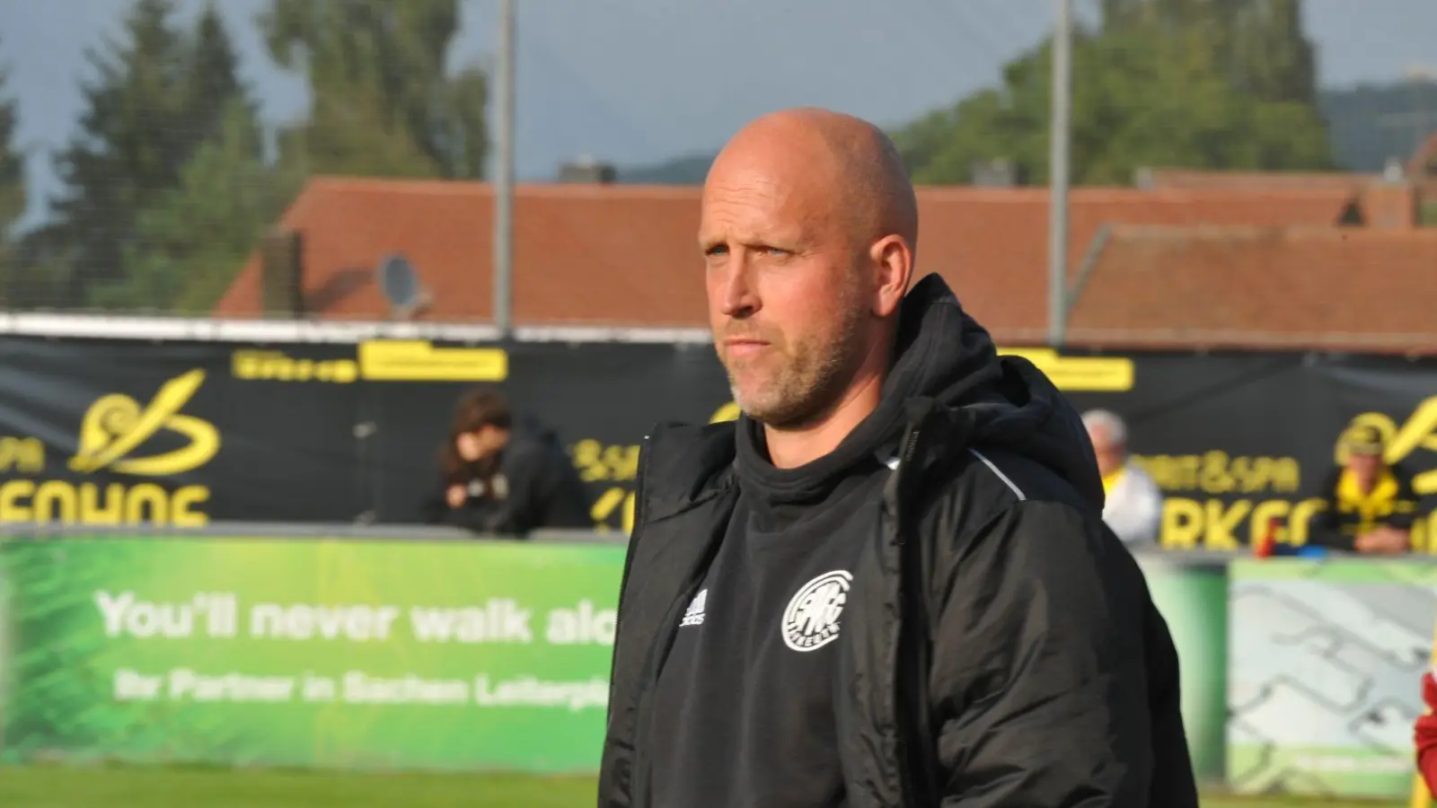 Skeptisch dreinblicken durfte SpVgg-Trainer Timo Rost durchaus. Am Ende zählte nur das Weiterkommen. (Foto: Andi Bär)