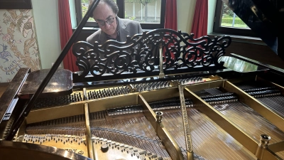 Bei der Präsentation begeisterte Michael Wessel mit eindrucksvollen Interpretationen aus den Wagner-Opern. (Foto: gmu)