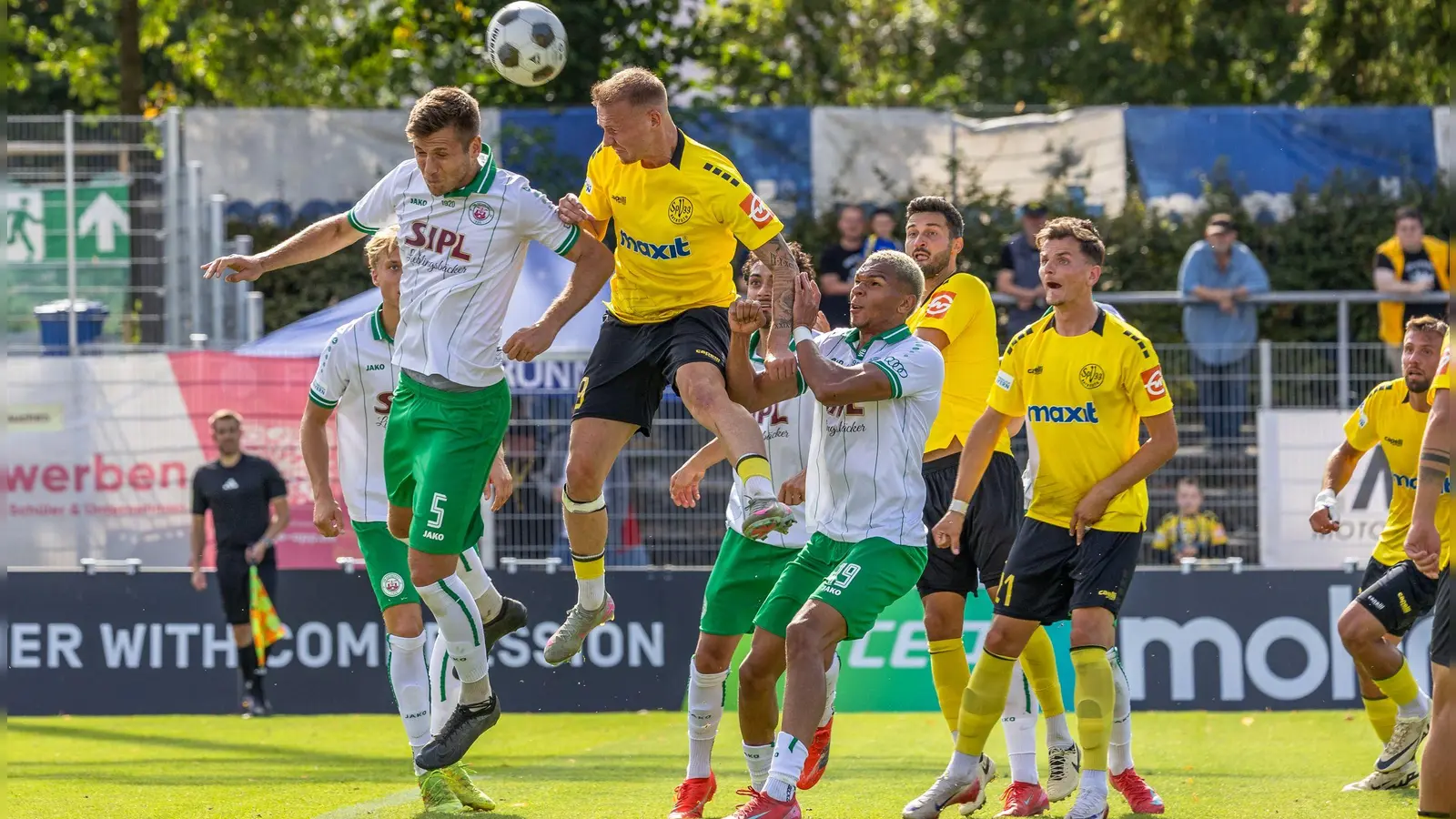 Nach einer schwachen zweiten Hälfte musste die Altstadt heute eine 0:2-Heimniederlage gegen den VfB Eichstätt quittieren. (Foto: Dirk Ellmer)