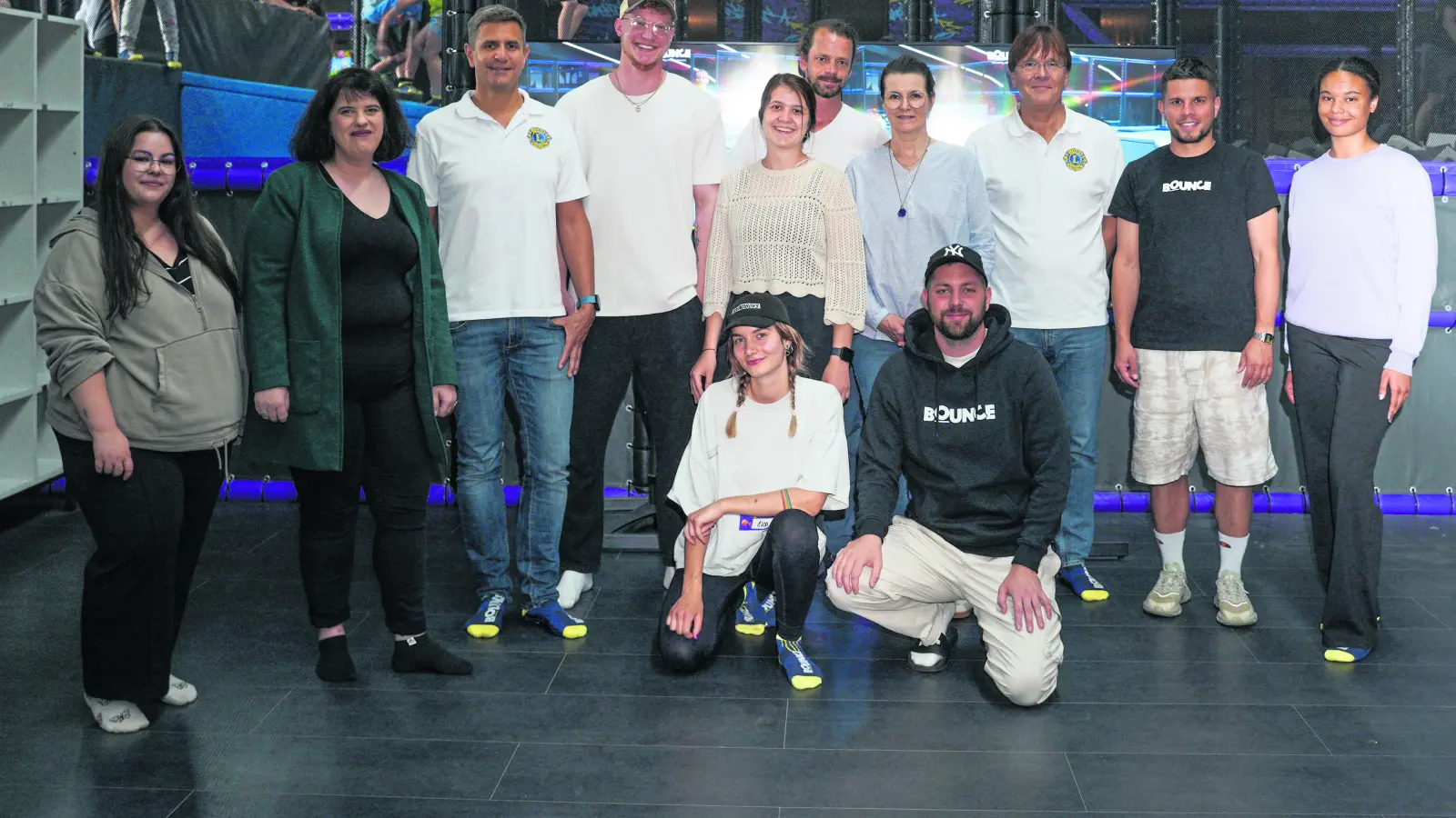 Der Lions Club Bayreuth-Kulmbach organisierte den Tag im Trampolinpark.  (Foto: Dörfler )