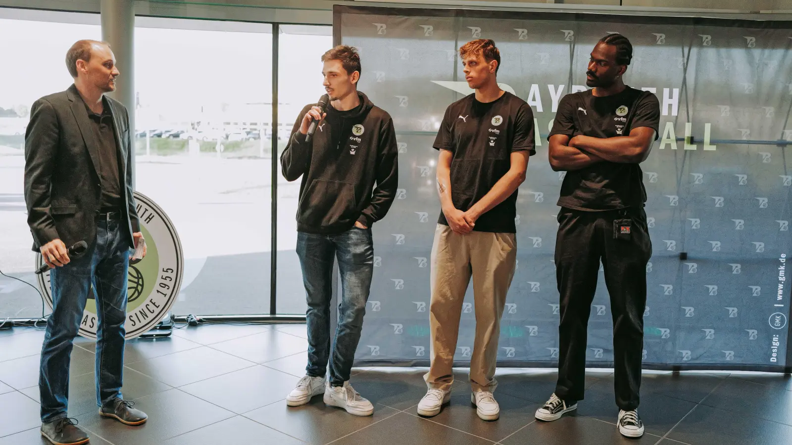 Zum Ausklang der Spielzeit 2024/25 lud der BBC Bayreuth seine Wegbegleiter ins Porsche Zentrum Bayreuth ein.  (Foto: Thorsten Ochs )