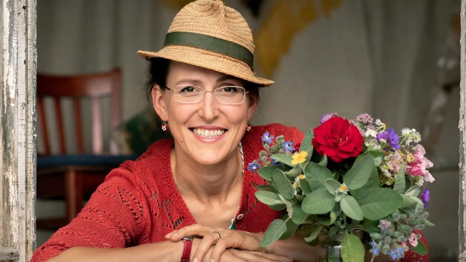Martina Schwarzmann „ganz einfach” in Bayreuth (Foto: Motion)