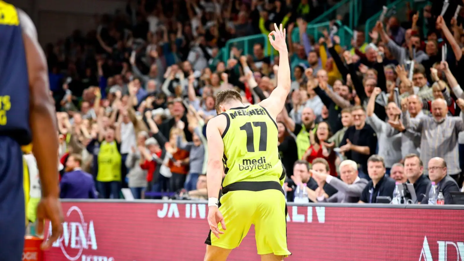 Bayreuths Kapitän Bastian Doreth nimmt Maß. (Foto: Thorsten Ochs)