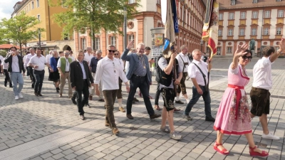 Lokalnachrichten in Bayreuth: OB Thomas Ebersberger eröffnet das Volksfest (Bildergalerie) (Foto: Stefan Dörfler / Wolfgang Munzert)