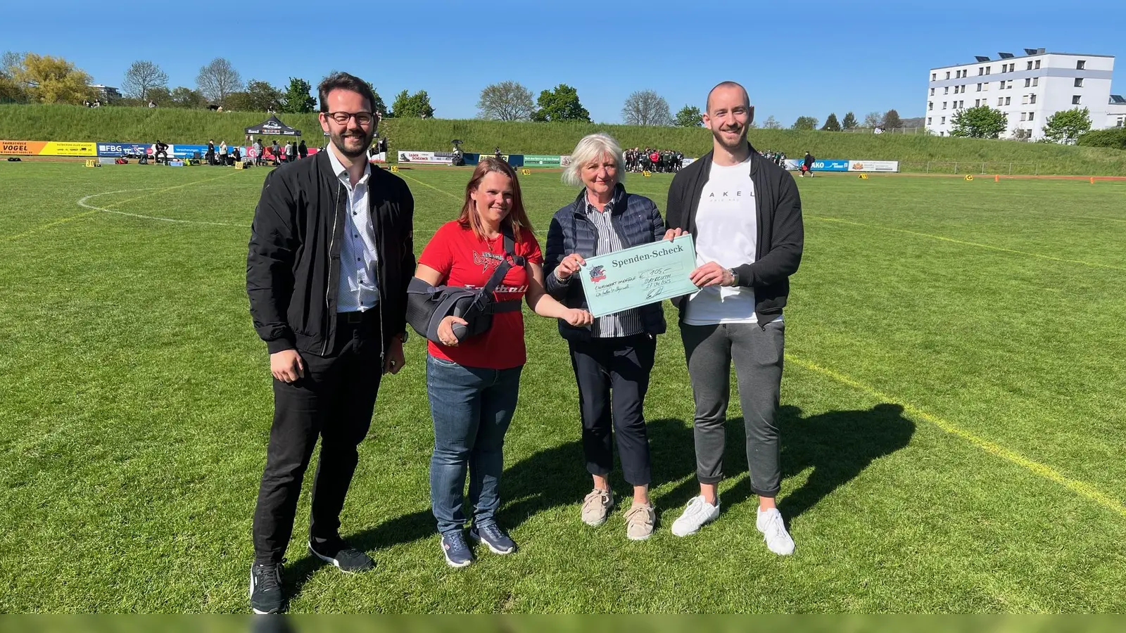 V. l.. Bürgermeister Andreas Zippel, Melanie Werft, Gabriele Munzert und Sven Hausladen. (Foto: W. Munzert )