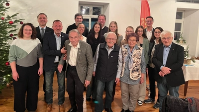 Ehrenpräsident der DLRG in Bayern Günther Kolb, der Vorsitzender der DLRG Bayreuth Thomas Schmid und die Stellvertretender Vorsitzende Heike Naber (Foto: DLRG)