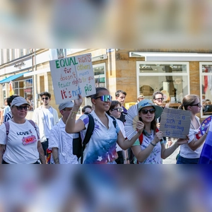 Beim Christopher Street Day (CSD) zogen zahlreiche Menschen durch die Straßen und setzten ein Zeichen für Vielfalt, Akzeptanz und Gleichberechtigung.  (Foto: sd)