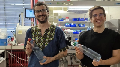 V.l.: Doktorand Cesare Gallizioli und Prof. Dr. Alex Plajer  (Foto: UBT)