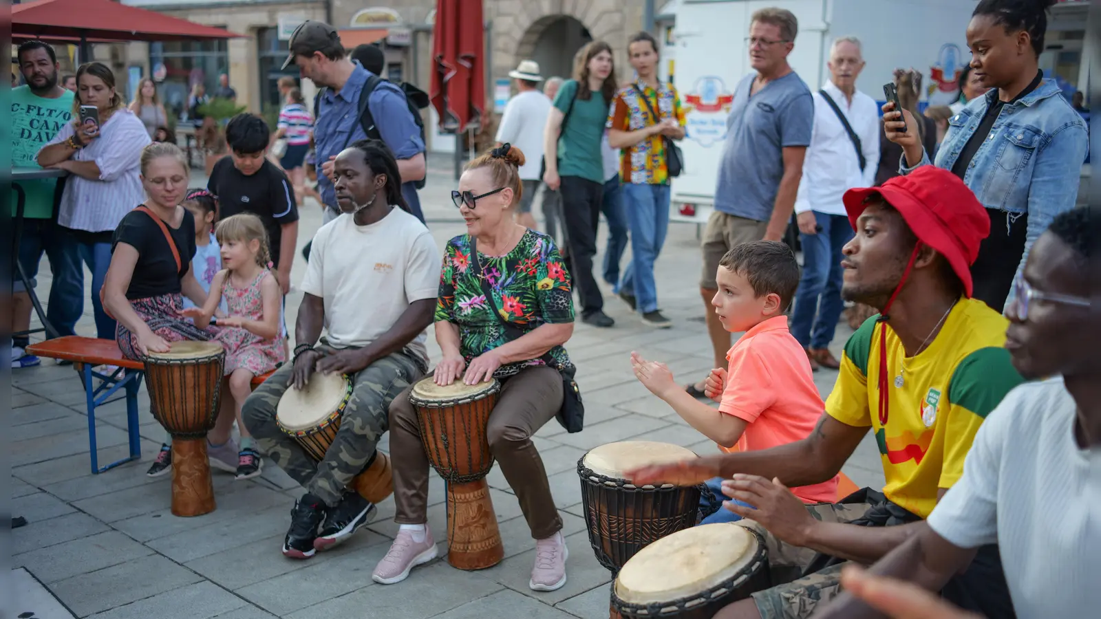 Das Afrika-Karibik-Festival hat am vergangenen Wochenende die Bayreuther Innenstadt erneut in einen Ort voller Lebensfreude, Musik und kultureller Vielfalt verwandelt. (Foto: sd)