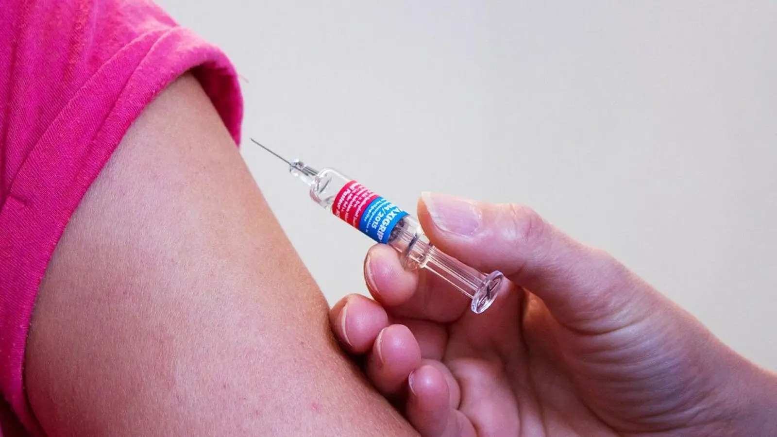 Neue Corona-Impfstoffe in Bayreuth eingetroffen: Was man beachten sollte (Foto: red)