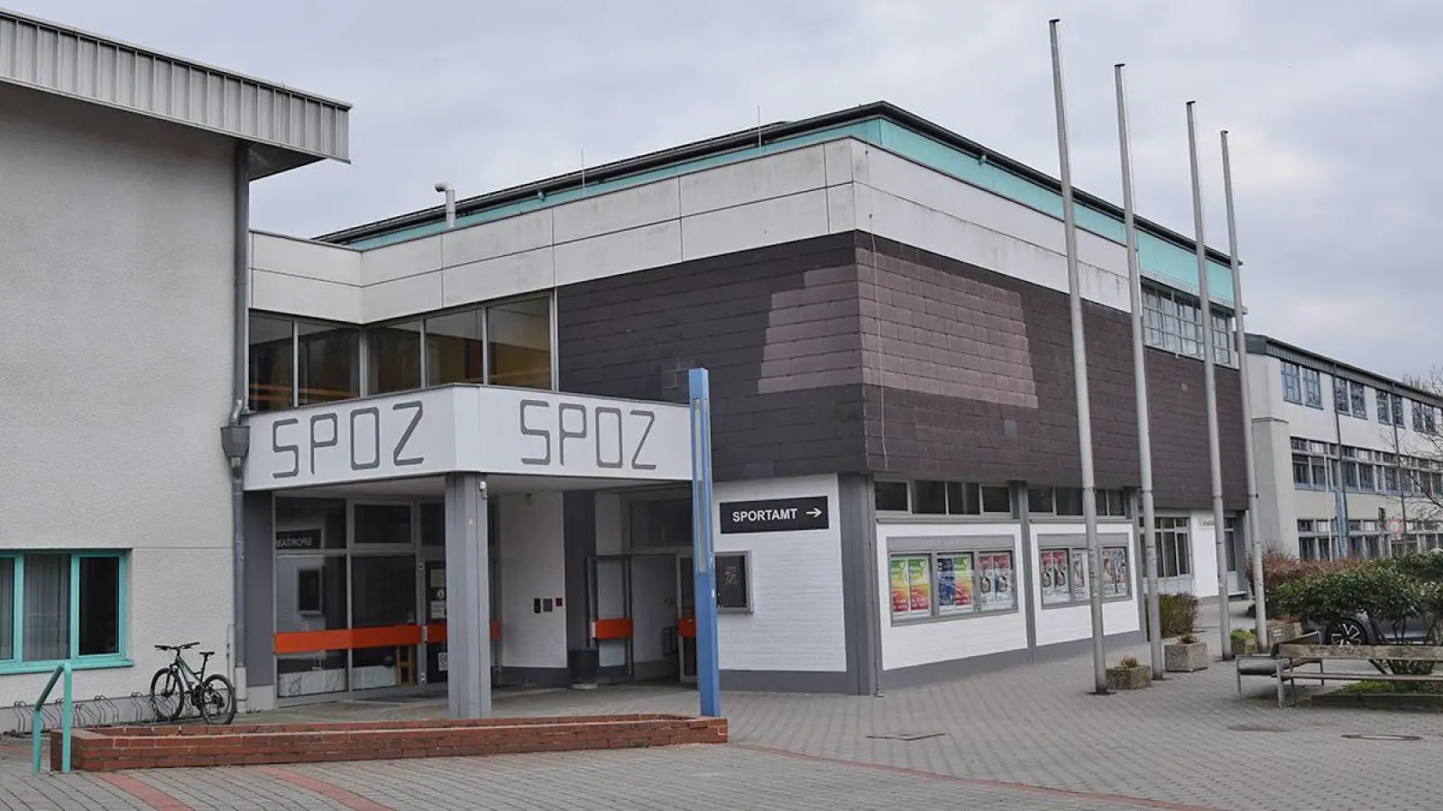 Das Sportzentrum Bayreuth: Weitere Schäden sollen verhindert werden. (Foto: Lenkeit)