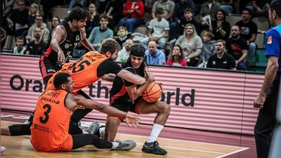 Ein ähnlich harter Kampf wie beim jüngsten Heimsieg gegen die SBB Baskets Wolmirstedt (Bild) wartet auf den BBC Bayreuth auch im Frankenderby bei den Nürnberg Falcons. (Foto: Thorsten Ochs)