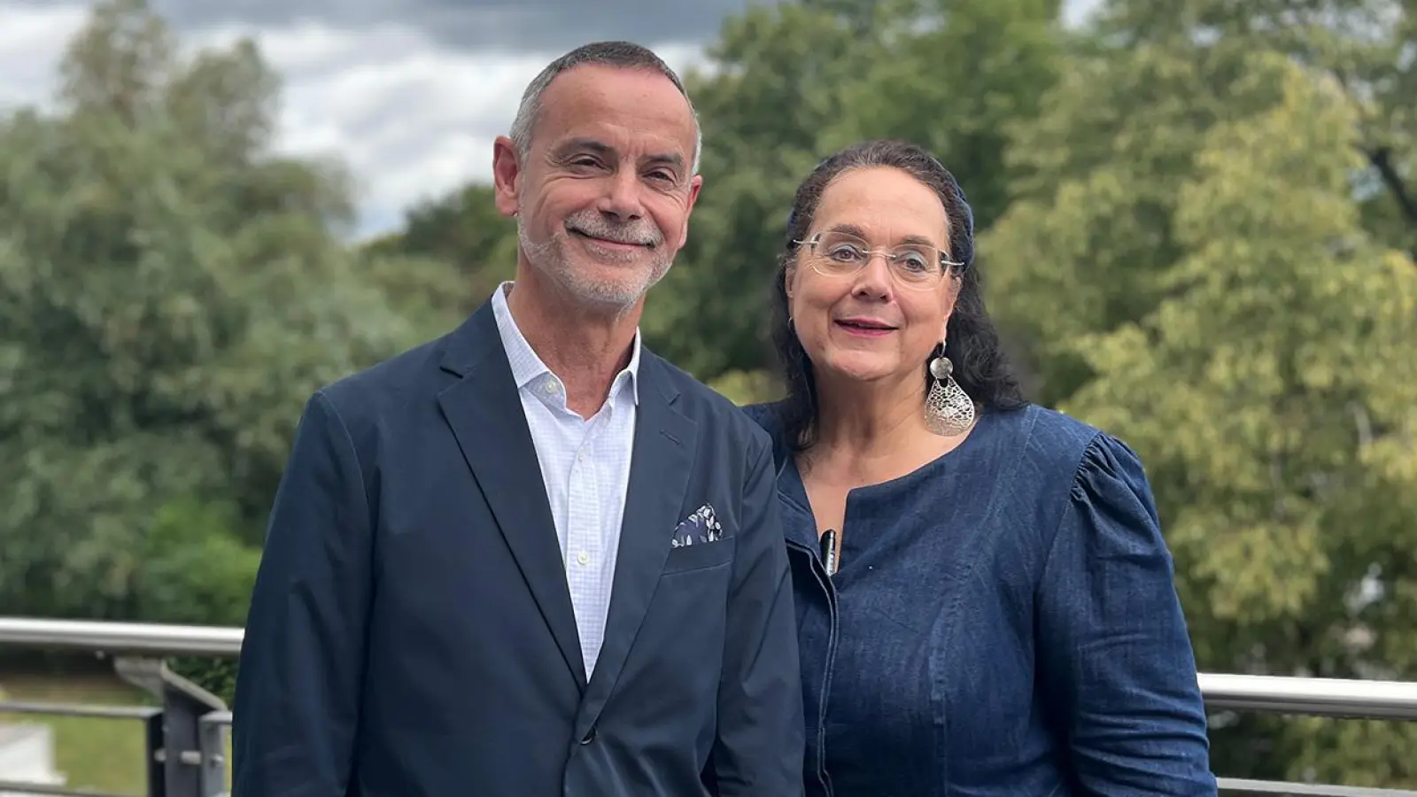 Prof. Fredrik Schwenk und Sissy Thammer freuen sich auf das Jubiläumsfestival 2025. (Foto: ma)
