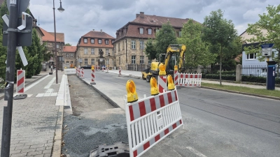 Noch ist das Friedrichsforum in Bayreuth nicht eröffnet, doch die Umgestaltungen im Umfeld laufen bereits auf Hochtouren.  (Foto: red )
