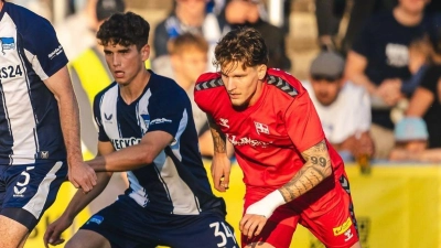 Angreifer Niklas Doll (rechts) wechselt aus der Regionalliga Nordost von Hertha 03 Zehlendorf zur SpVgg Bayreuth. (Foto: SpVgg Bayreuth)