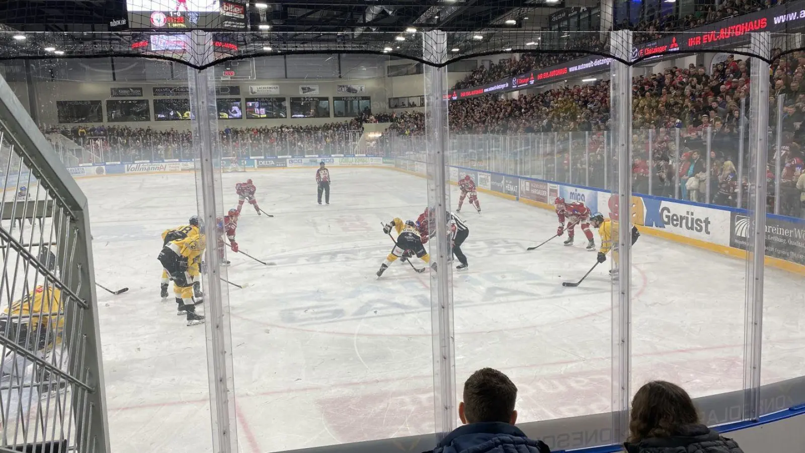 EV Landshut gg. Tigers (Foto: J. Reintzsch)