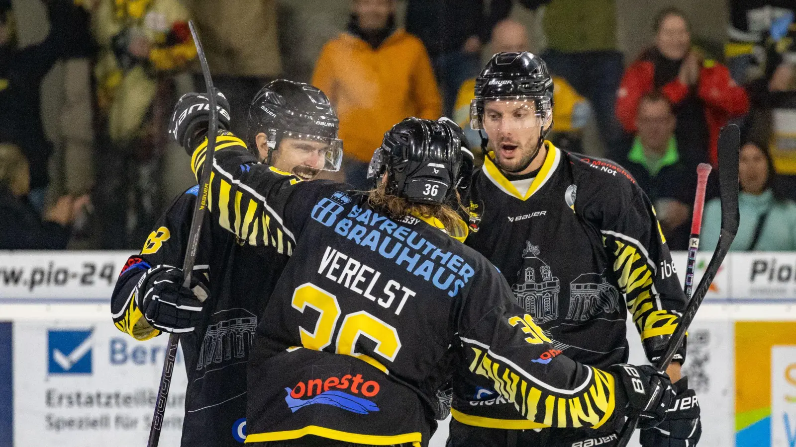 Jubeln durften die onesto Tigers heute im Testspiel gegen die TecArt Black Dragons Erfurt. (Foto: Dirk Ellmer)