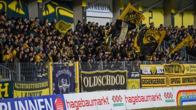 Wer die tolle Stimmung auf dem „Biest” (Bild) oder den sonstigen Bereichen des Hans-Walter-Wild-Stadions bei sämtlichen Heimspielen der Altstadt in der kommenden Saison erleben will, sollte sich unbedingt eine Dauerkarte sichern. (Foto: Archiv/Stefan Dörfler)