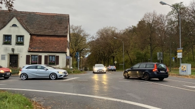 Unfall mit drei Leichtverletzten an der Kreuzung der Rollwenzelei (Archivbild: Mohr)