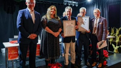 V.l.: Dr. Rainer Grimme, Olga Gassan, Horst Auernheimer, Rainer Teufel und Werner Schubert.  (Foto: sd)