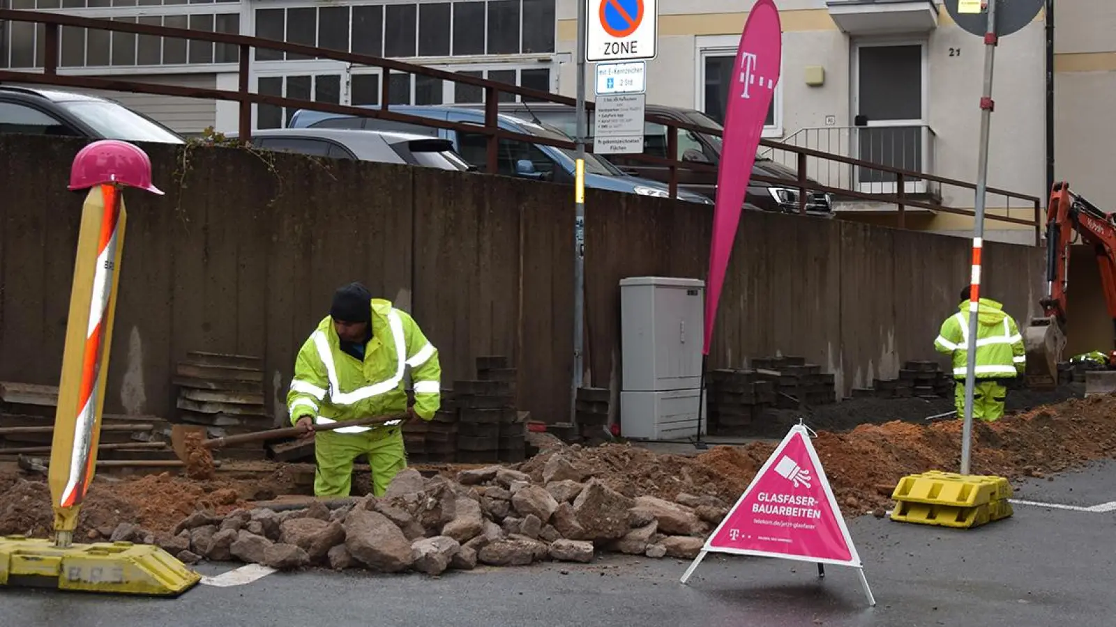 Schnelles Internet für Bayreuth: Hier werden derzeit Glasfasern verlegt (Foto: Lenkeit)