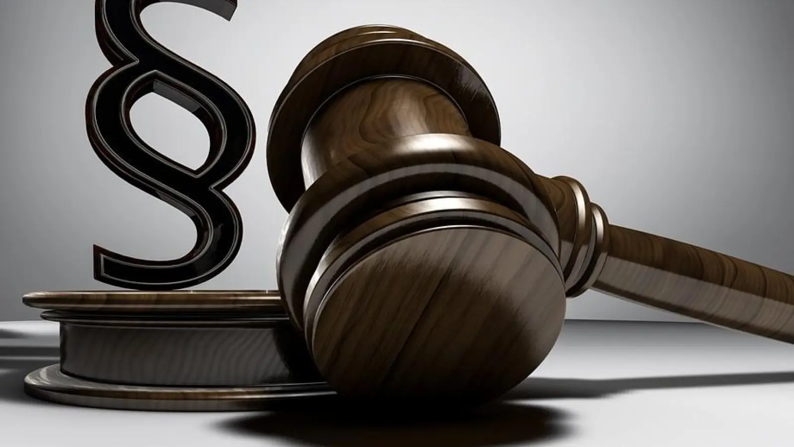 Hakenkreuzschmierereien auf Schultoiletten: Jugendgericht verurteilt zwei Schüler wegen Volksverhetzung (Foto: RED)