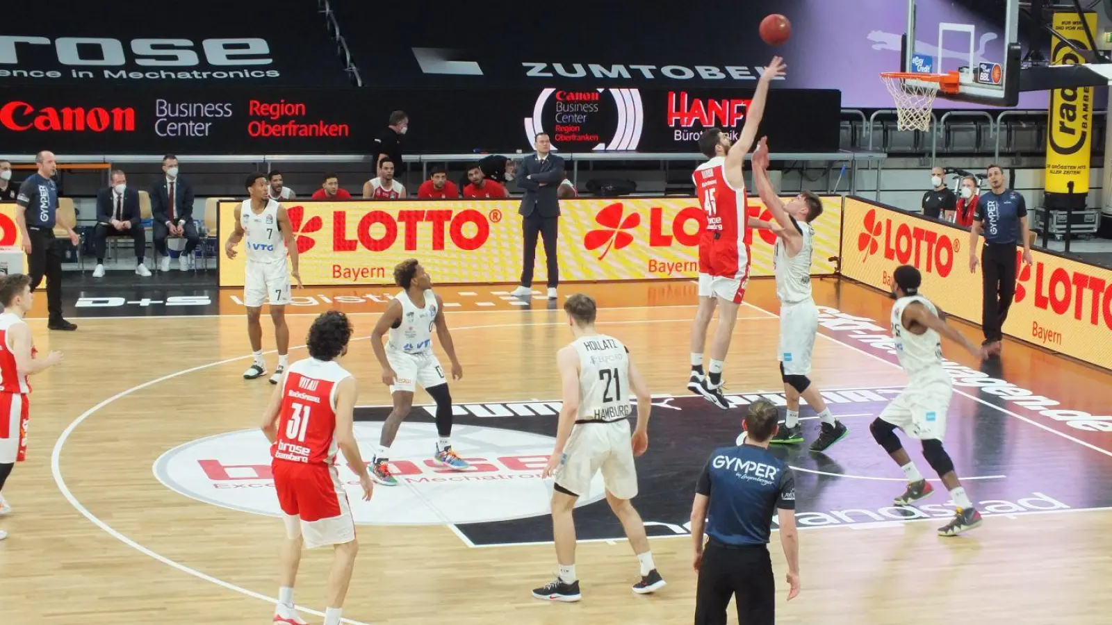 Brose Bamberg gg. Hamburg Towers 04.04.2021 Foto Roland Schmidt (Foto: Roland Schmidt)