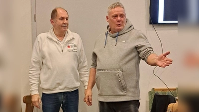 V.l.: Karl Bernet und Charly Breitzmann, 1. Vorsitzender von ProBayreuth, bei der Veranstaltung.  (Foto: red )