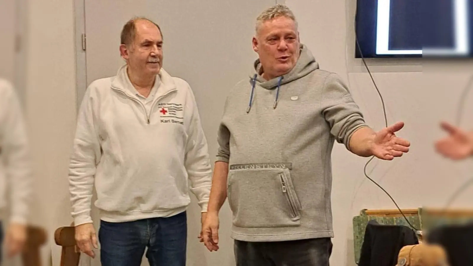 V.l.: Karl Bernet und Charly Breitzmann, 1. Vorsitzender von ProBayreuth, bei der Veranstaltung.  (Foto: red )