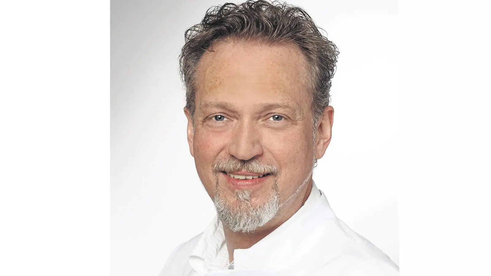 Bernd Hansen, Oberarzt der Interdisziplinären Intensivstation der Klinik Hohe Warte, Facharzt für Anästhesiologie, Notarzt, ABS-Experte und Leiter des Bereichs Antibiotic Stewardship der Klinikum Bayreuth GmbH. (Foto: Klinikum Bayreuth GmbH)