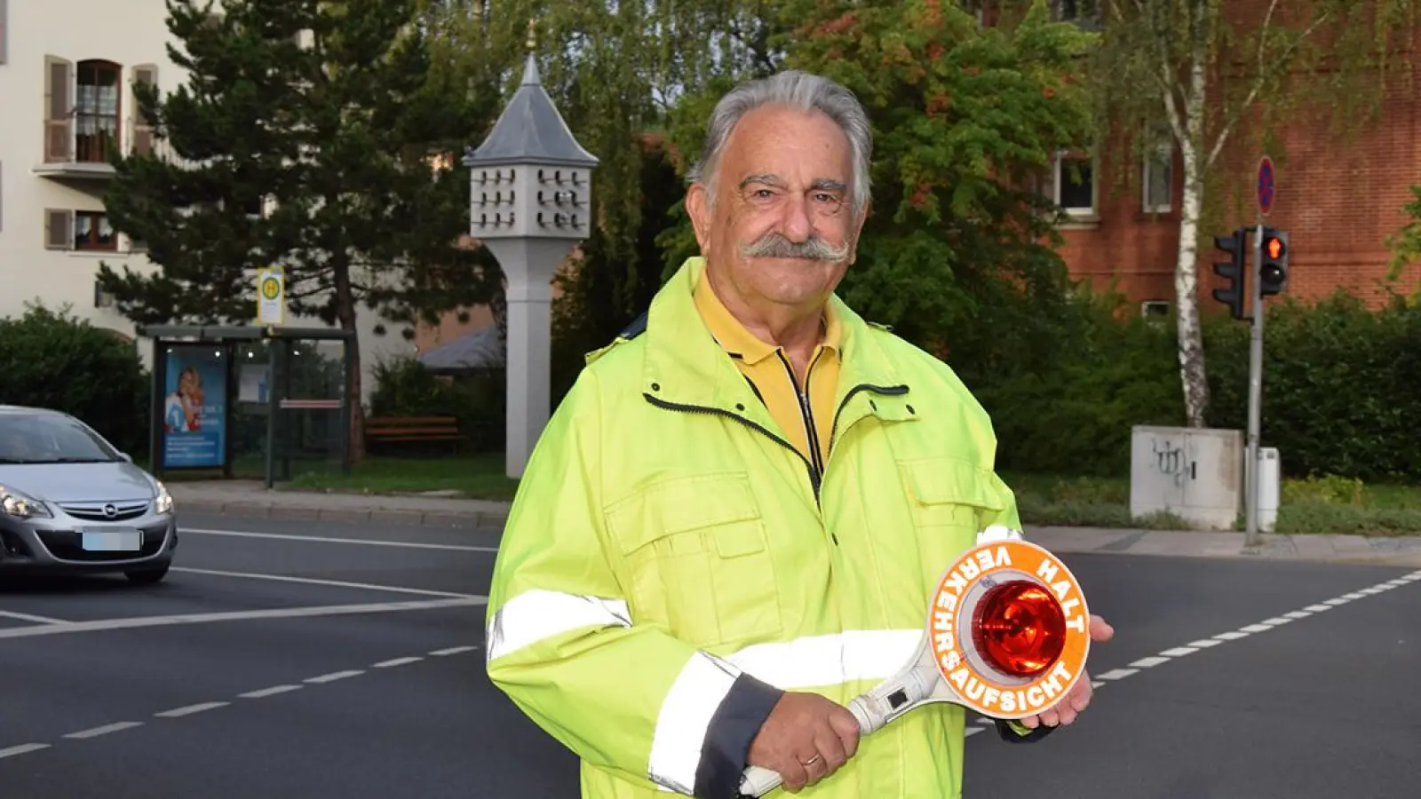 Schulweghelfer seit 32 Jahren: Ein Bayreuther erzählt zum Schulstart (Foto: Lenkeit)