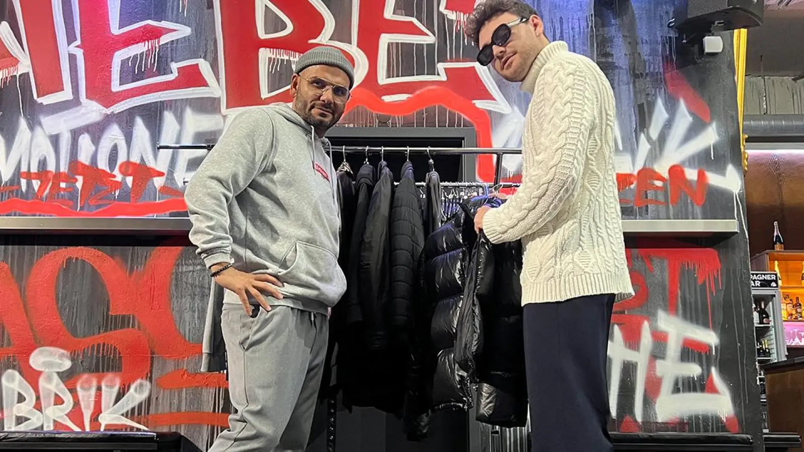 V.l. FABRIK-Betreiber Ahmad Kordbacheh und Designer Robin Stöhr. (Foto: Munzert)