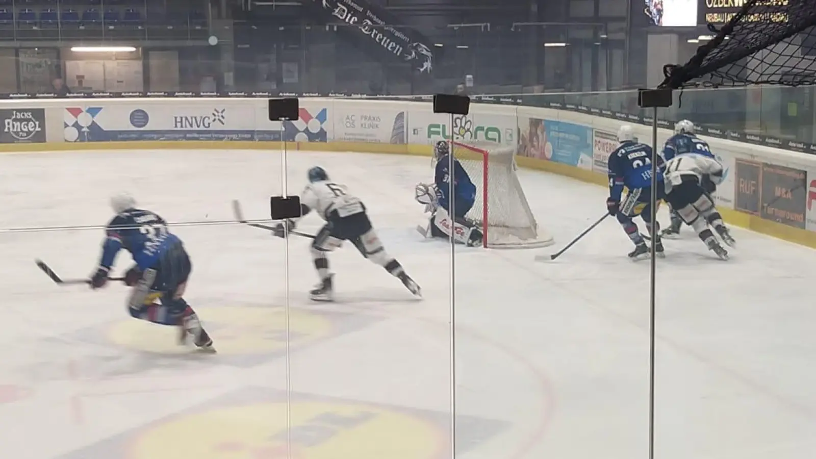 Ein kurioses Spiel wurde zwischen den Heilbronner Falken und den Bayreuth Tigers geboten. (Foto: Denise Preiss)