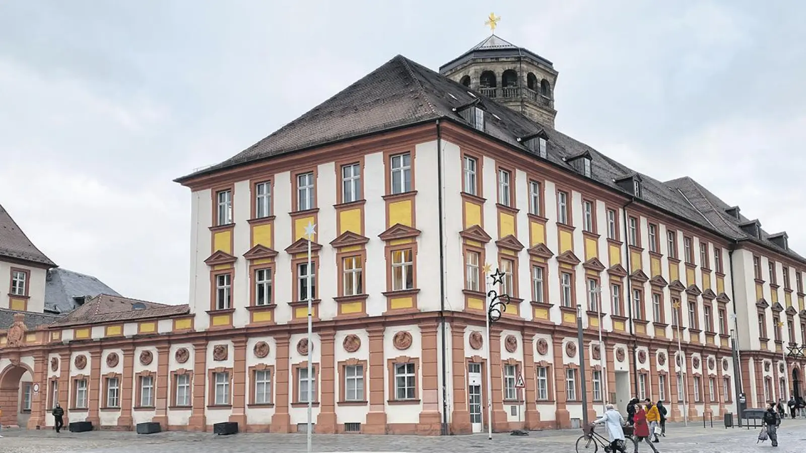 Maximlianstraße 8, zwischen Finanzamt und Bergamt: Dort wird es mittelfristig Augustinerbier zu trinken geben. (Archivbild: Lenkeit)