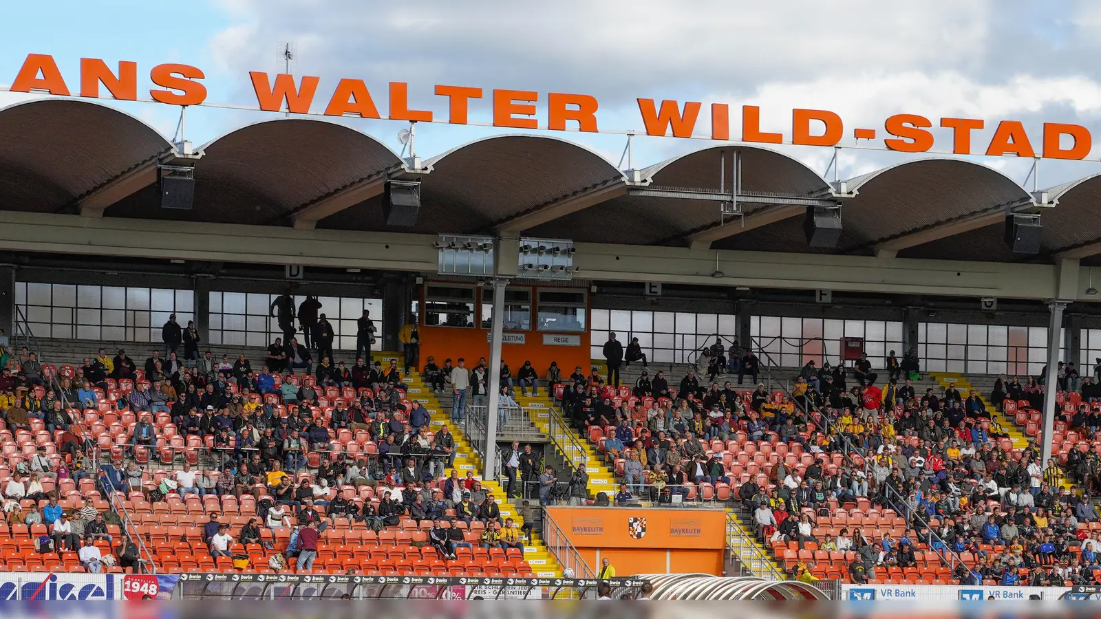 Das Spiel SpVgg Bayreuth vs. SpVgg Ansbach kann auch live im TV angesehen werden.  (Foto: sd)
