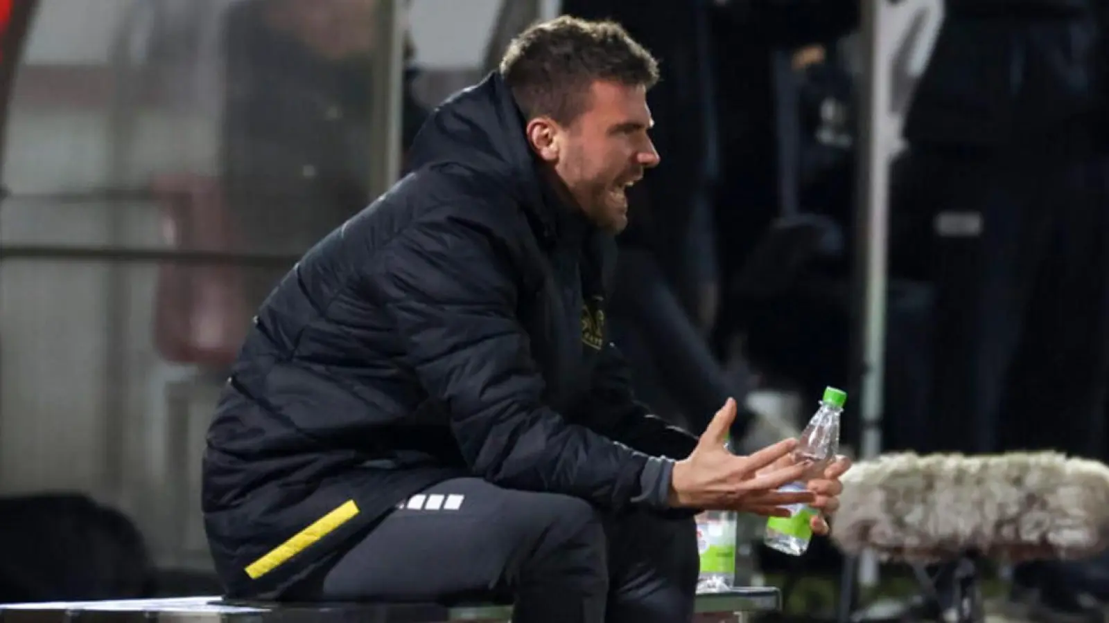 Co-Trainer Julian Kolbeck im Spiel bei Viktoria Köln. (Foto: SpVgg Bayreuth)