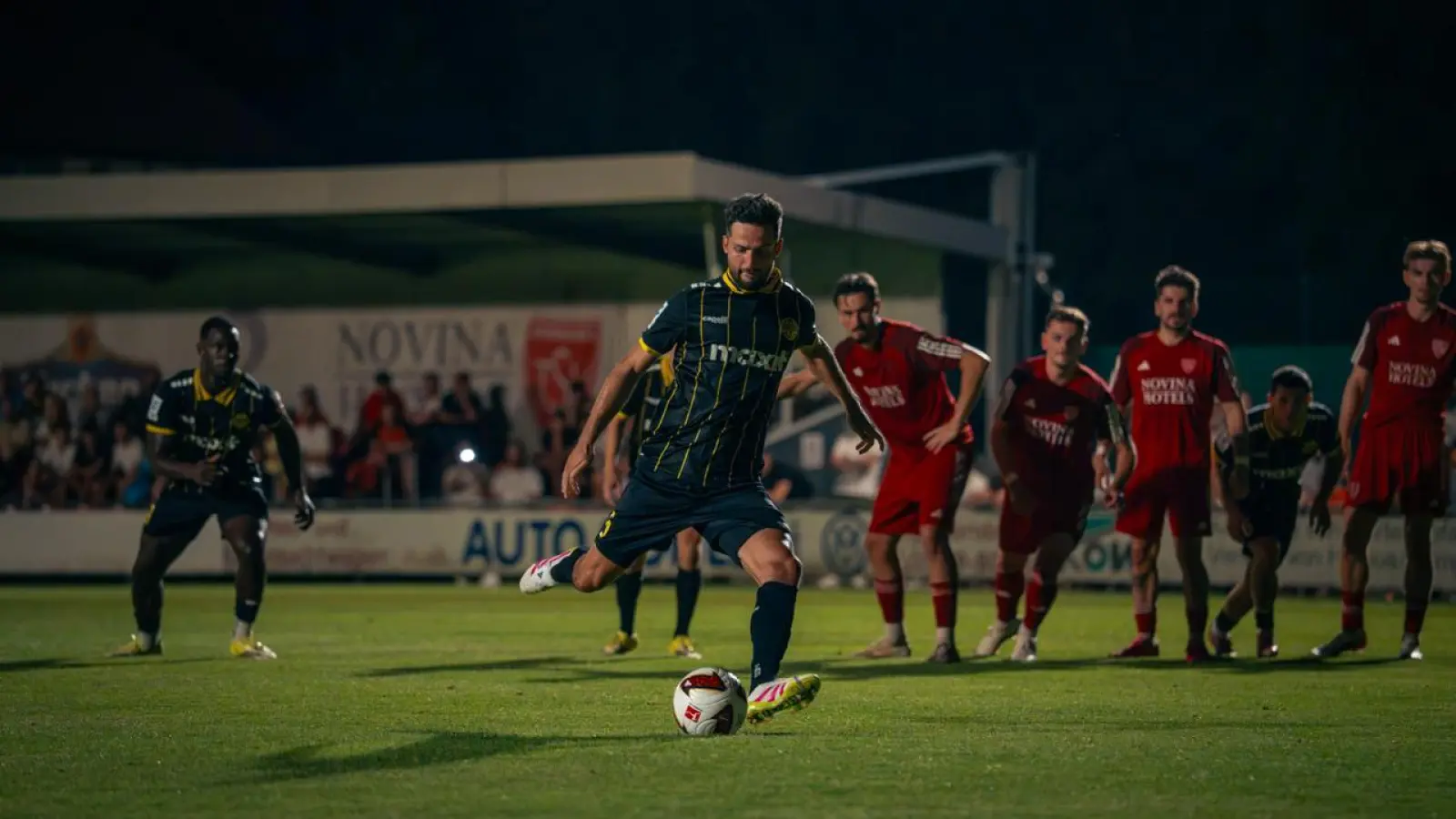 Routinier Edwin Schwarz verwandelte einen Foulelfmeter zur 3:2-Führung der Altstadt beim TSV Kornburg. (Foto: SpVgg Bayreuth/Simon Helfensdörfer)
