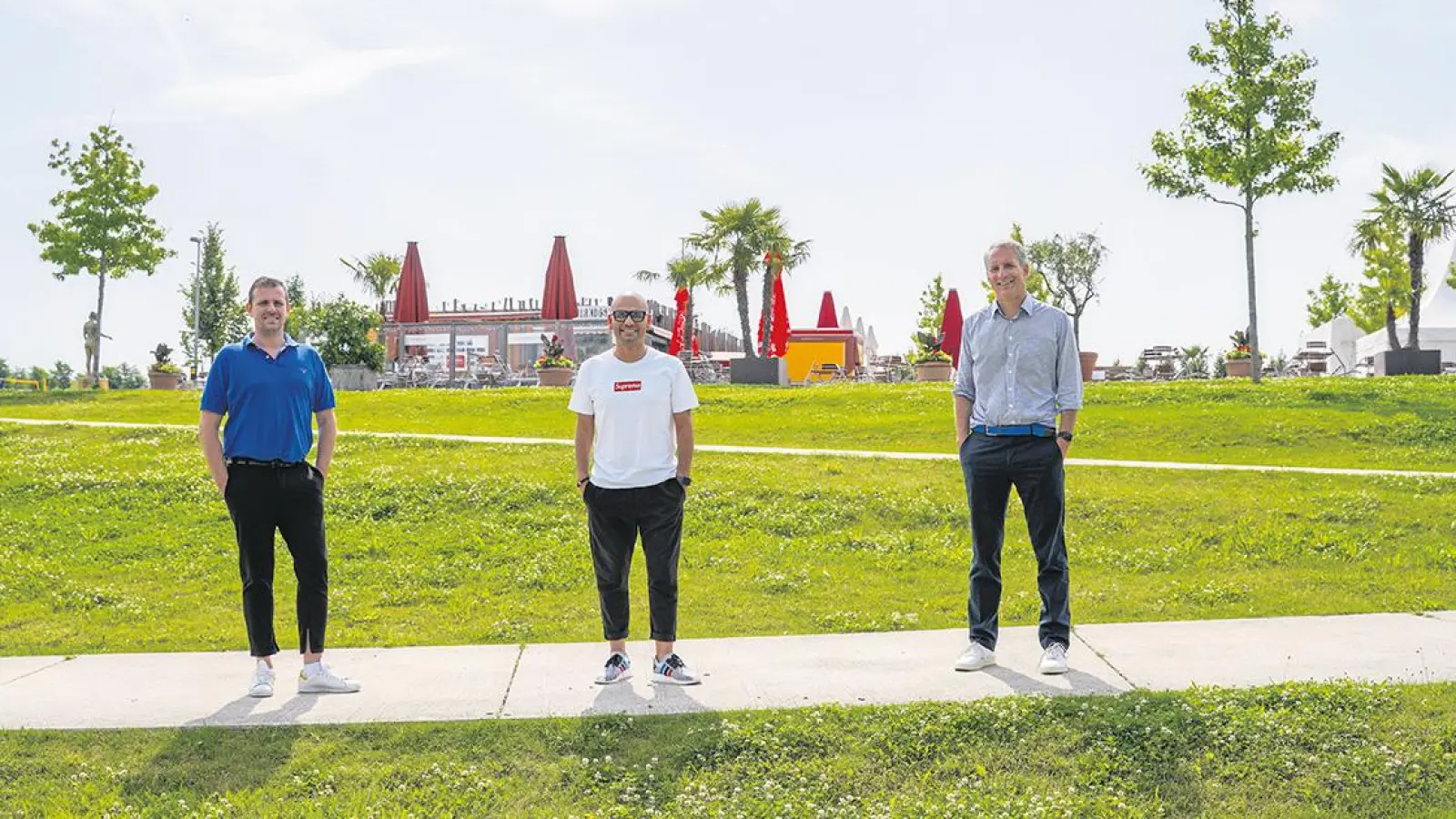 V.l.: Eventmanager BMTG Mario Brunner, FABRIK-Geschäftsführer Ahmad Kordbacheh und BMTG-<br>Geschäftsführer Dr. Manuel Becher freuen sich auf „Meine Bühne Bayreuth“. (Foto: Stefan Dörfler)